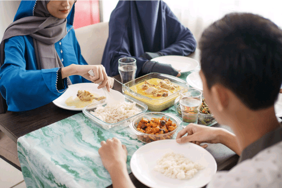 Family sitting for Iftar
